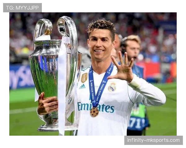 刷到C罗的酒店早餐，桌上那一摞摞看得我连泡面都不好意思吃